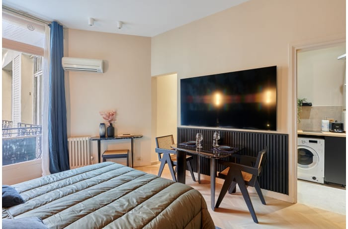 Apartment in Studio Champs Elysees, Arc de Triomphe - 1