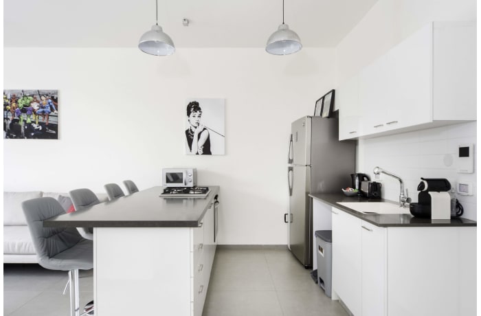 Apartment in Arlozerov View, Central Beach Area - 7