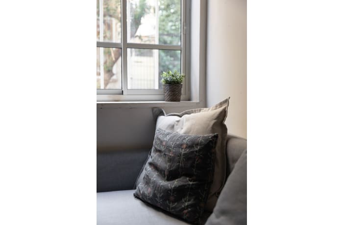 Apartment in Dov Hoz Bauhaus, Central Beach Area - 10