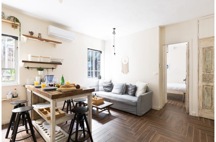 Apartment in Dov Hoz Bauhaus, Central Beach Area - 1
