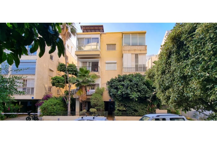 Apartment in Hovevei Tsiyon Magnolia, Central Beach Area - 9