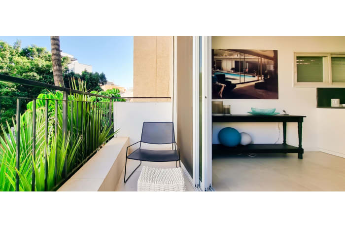 Apartment in Hovevei Tsiyon Magnolia, Central Beach Area - 4