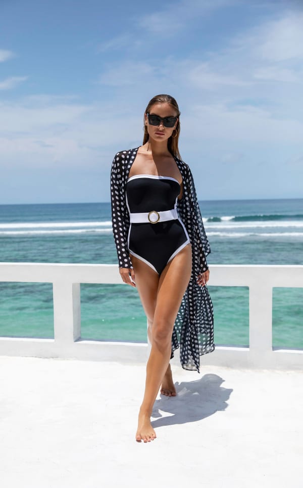Photo of whitney-swimsuit-black-and-white-photo8