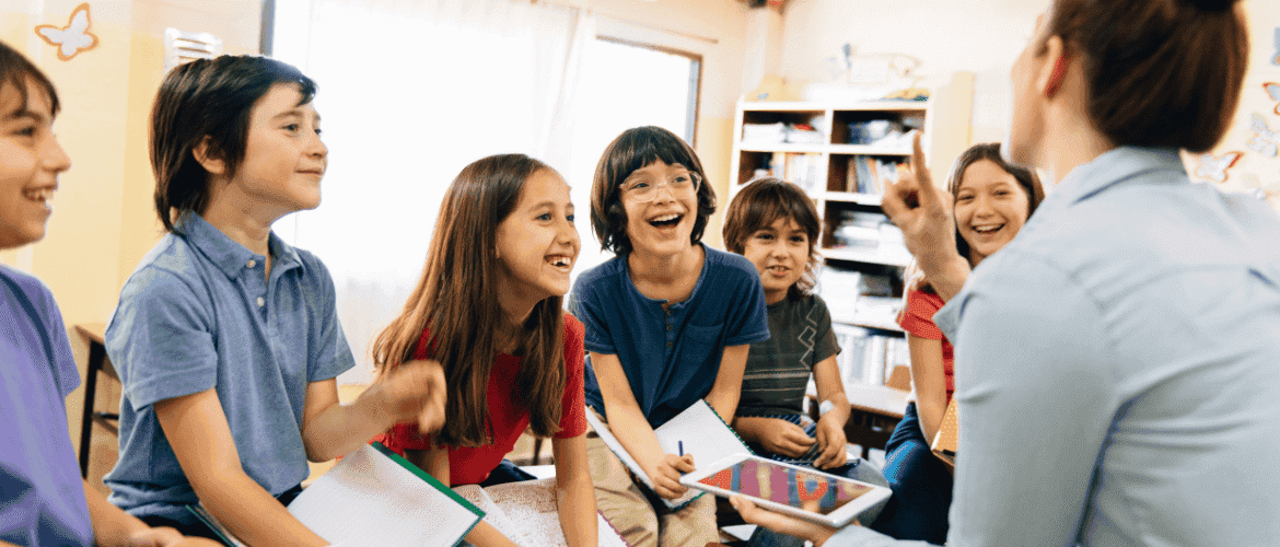 Students with teacher | Swiss Exams