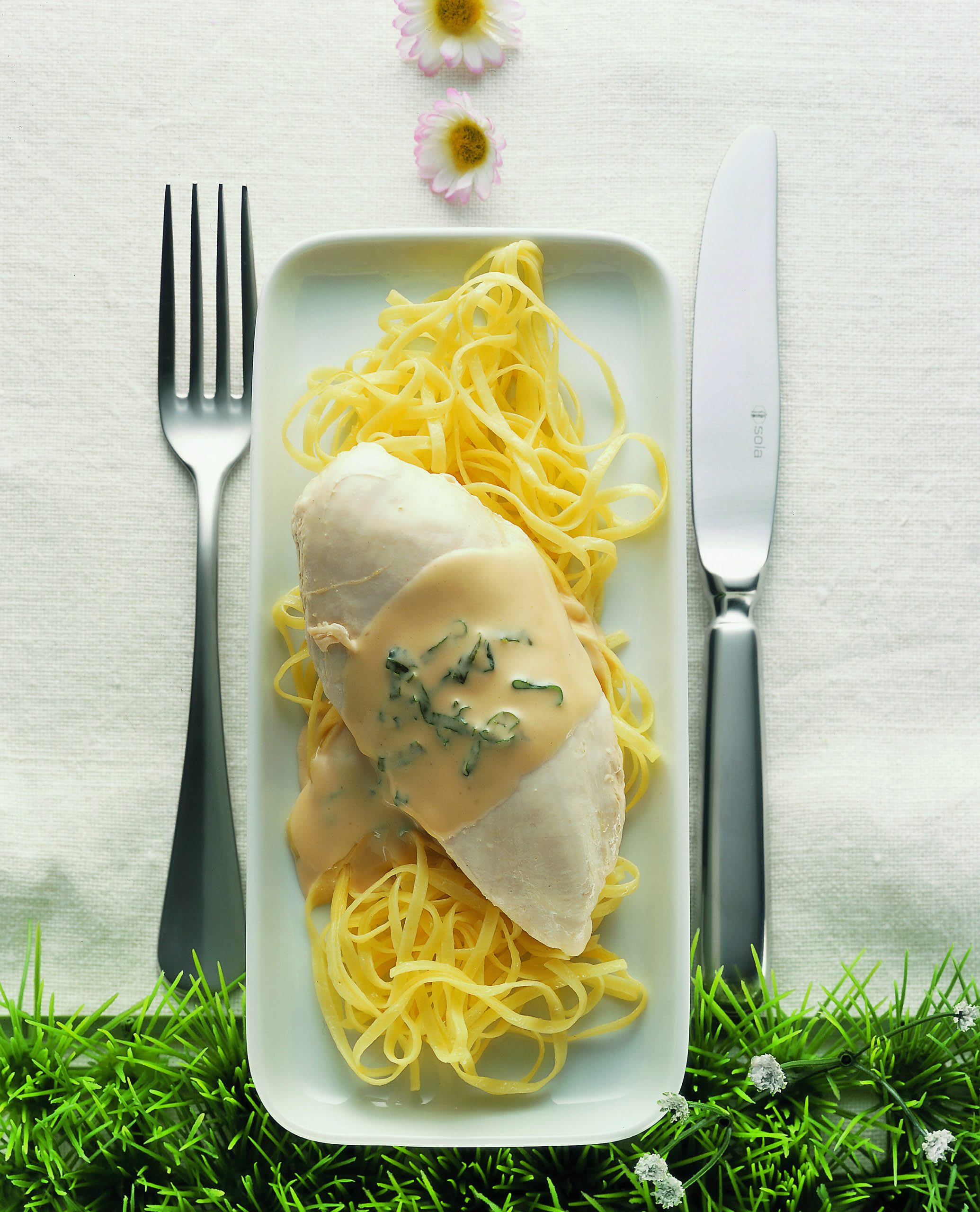 Poulet Poche Sauce A L Ail Des Ours Rezept Swissmilk