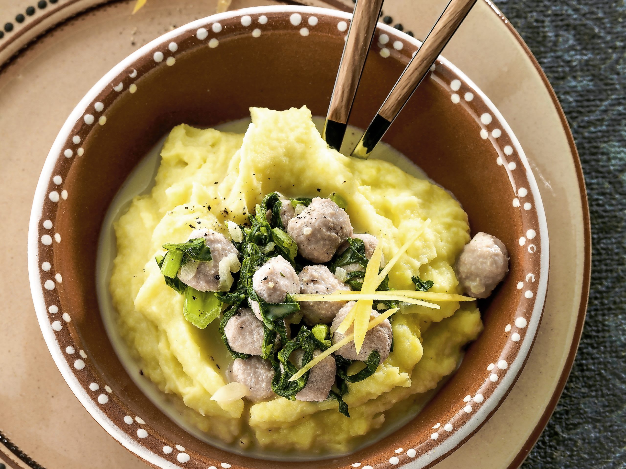 Purée de carottes et sauce aux boulettes - Recette | Swissmilk