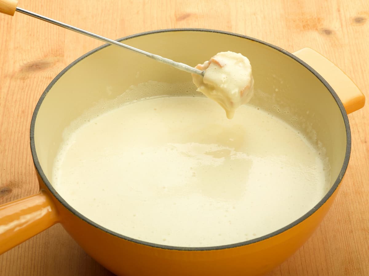 Fondue au fromage : 3 conseils pour rattraper une fondue trop