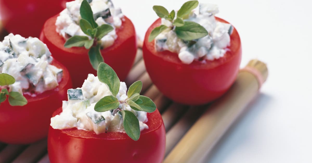 Gefüllte Tomaten mit Frischkäse (ohne backen) - Rezept | Swissmilk