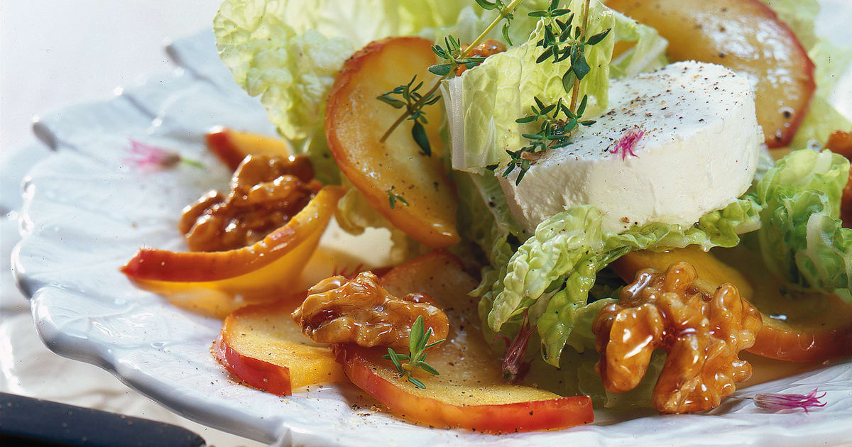 Kohlsalat mit Nuss, gedämpftem Apfel und Formaggini - Rezept | Swissmilk