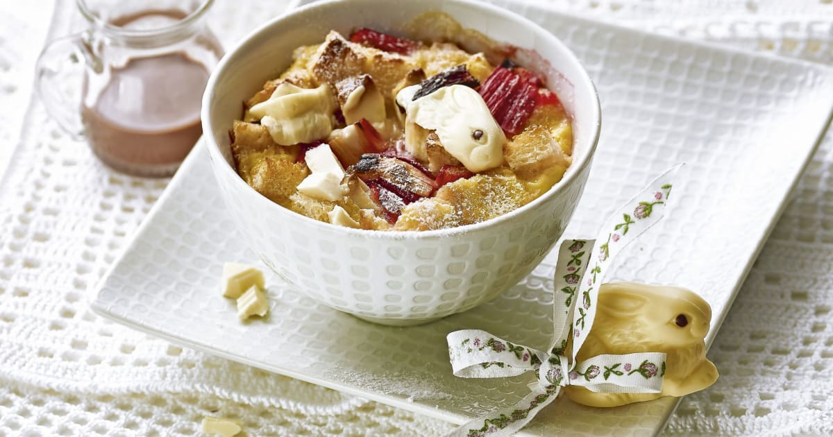 Rhabarberauflauf mit Schokoladensauce - Rezept | Swissmilk Rhabarberauflauf mit Schokoladensauce - Rezept | Swissmilk