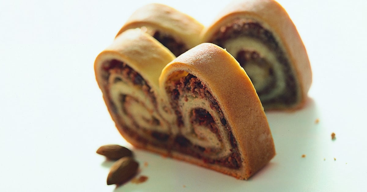 Roulé aux amandes - Recette | Swissmilk