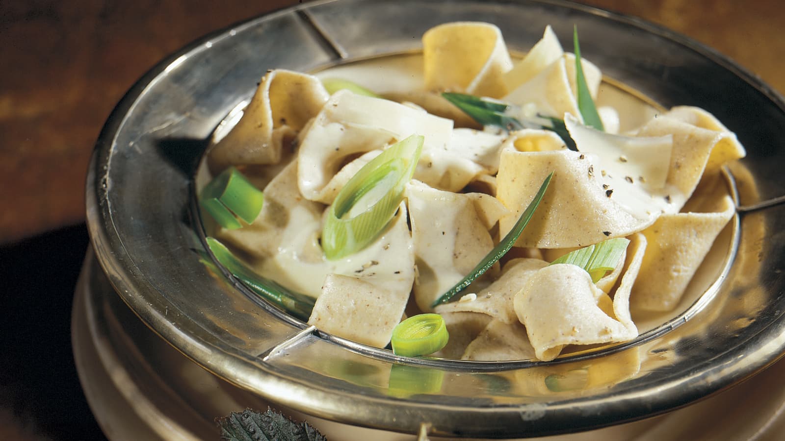 Nussnudeln Mit Lauchsauce Rezept Swissmilk 