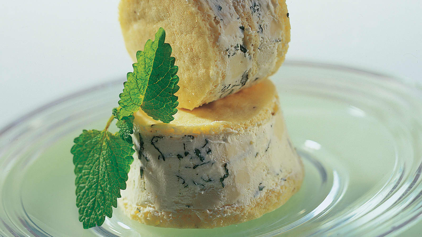 Petits Gateaux A La Melisse Recette Swissmilk Petits Gateaux A La Melisse Recette Swissmilk