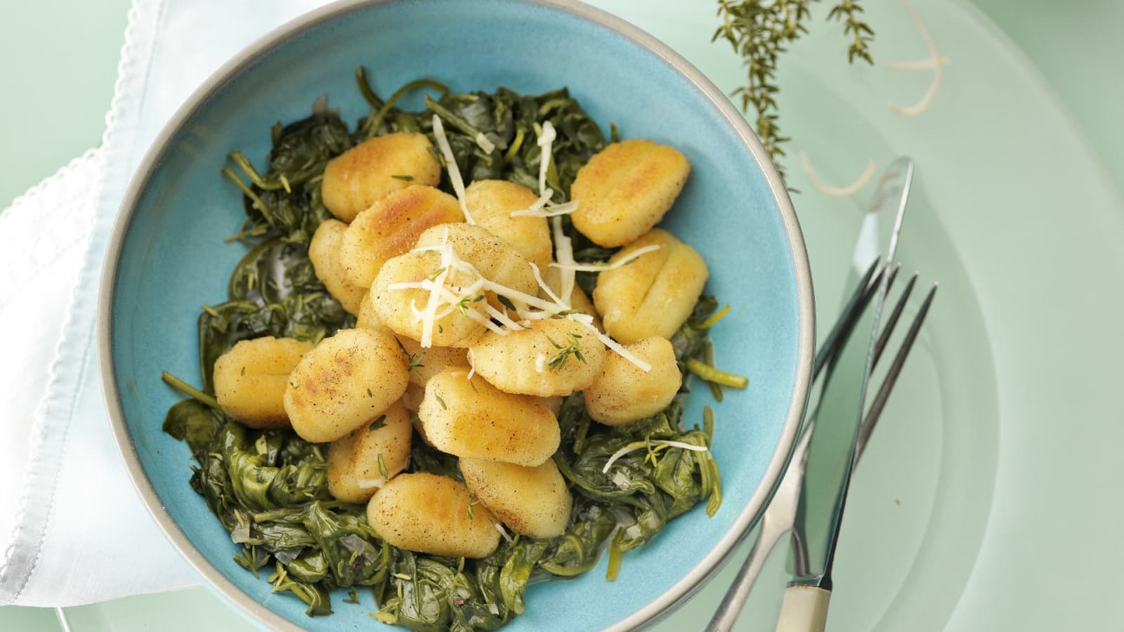 Gnocchi sauce à la crème et aux épinards - Recette | Swissmilk-image