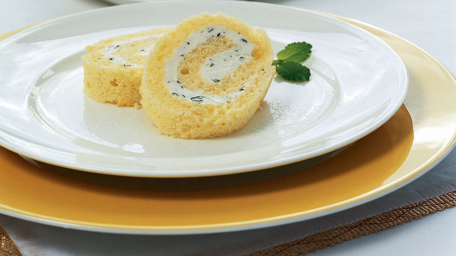 Biscuit Roule A La Melisse Recette Swissmilk Biscuit Roule A La Melisse Recette Swissmilk