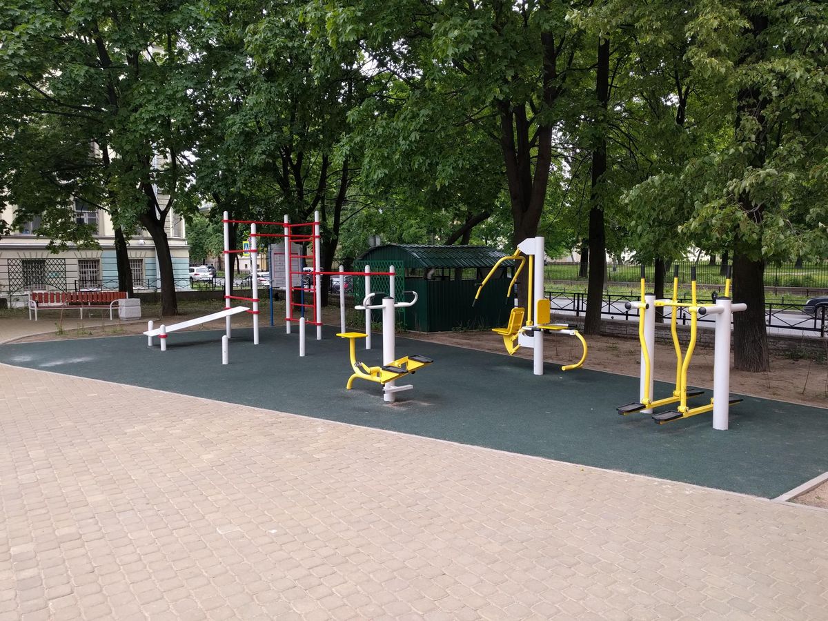 Saint Petersburg - Outdoor Gym - 4-5-Я Линии ВО.