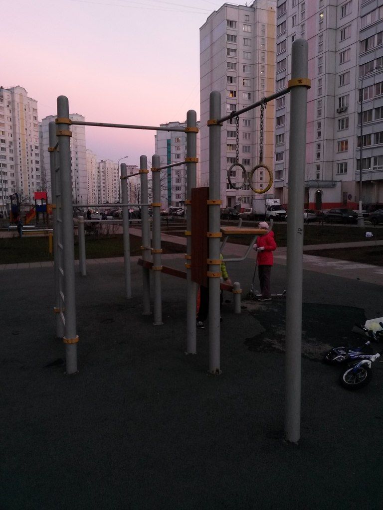 Moscow - Street Workout Park - Салон Красоты Изюминка