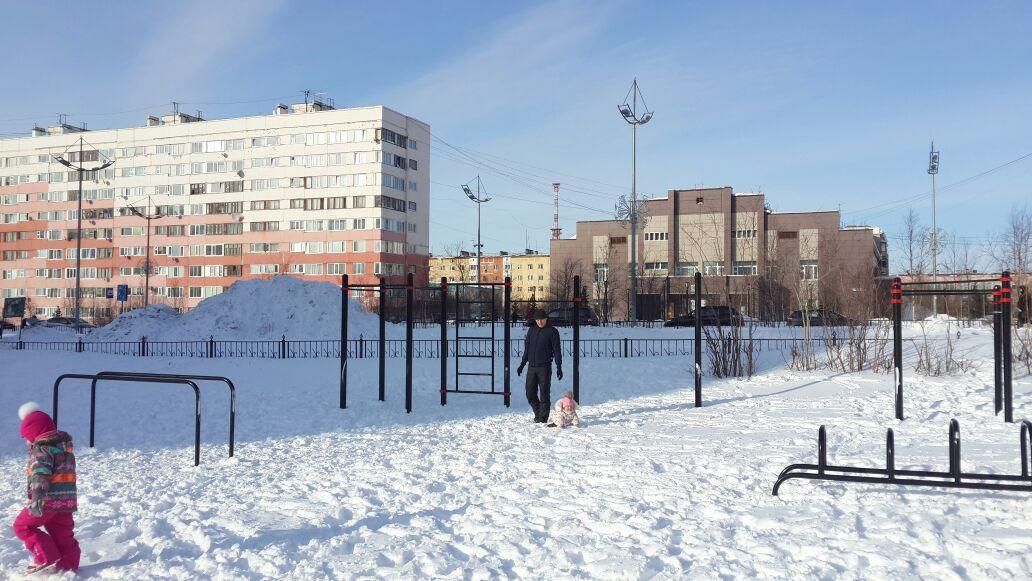 Novy Urengoy - Street Workout Park - Ленинградский Проспект