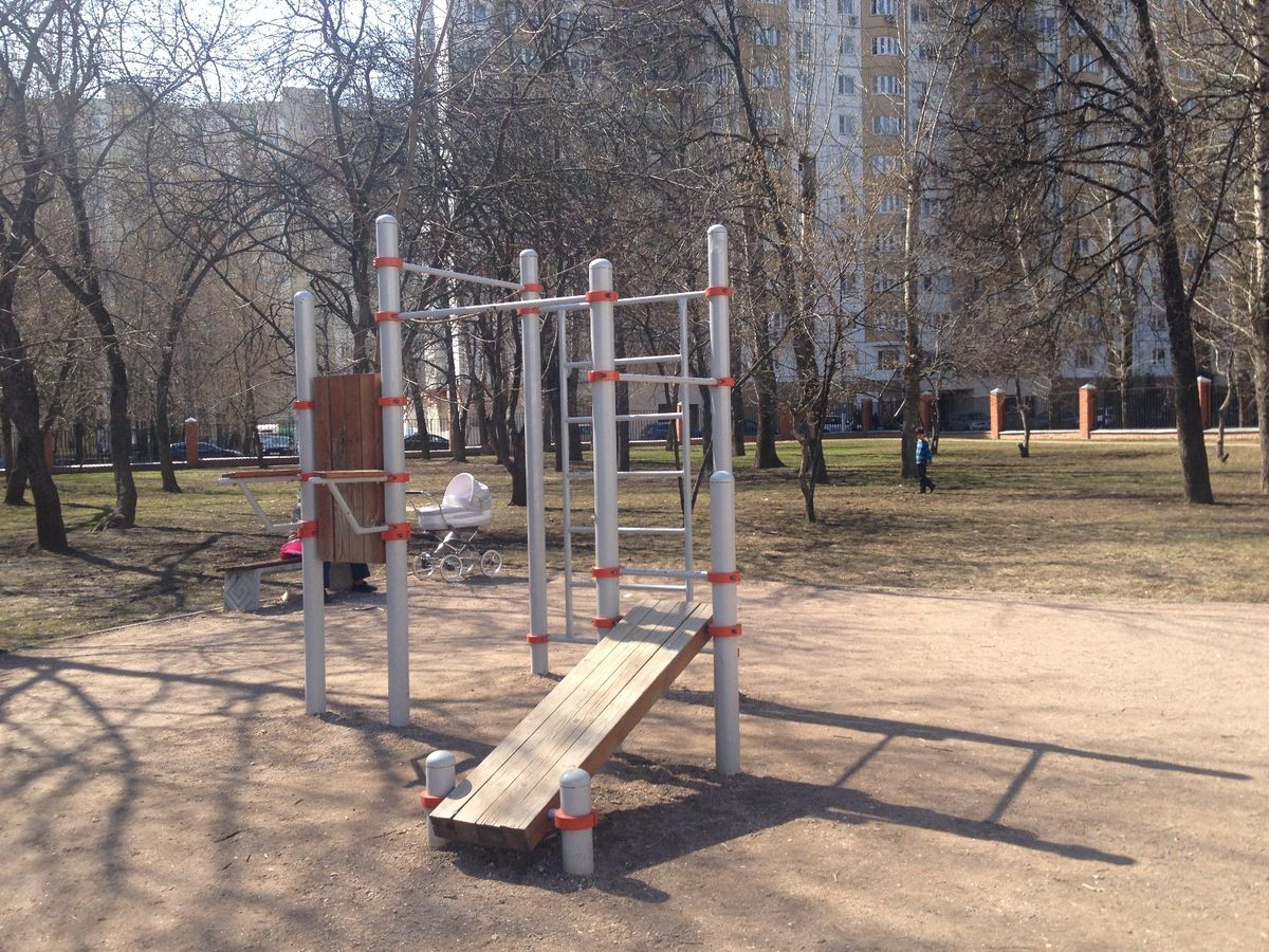 Moscow - Street Workout Park - Новочерёмушкинская Улица