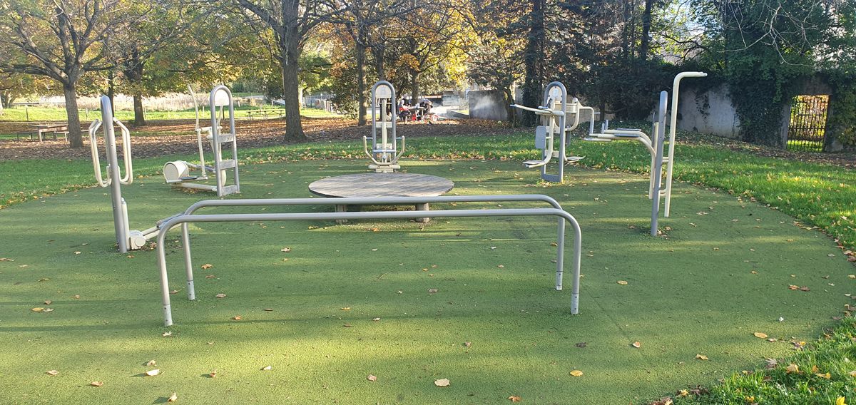 Geneva  - Outdoor Gym - Parc des Franchises