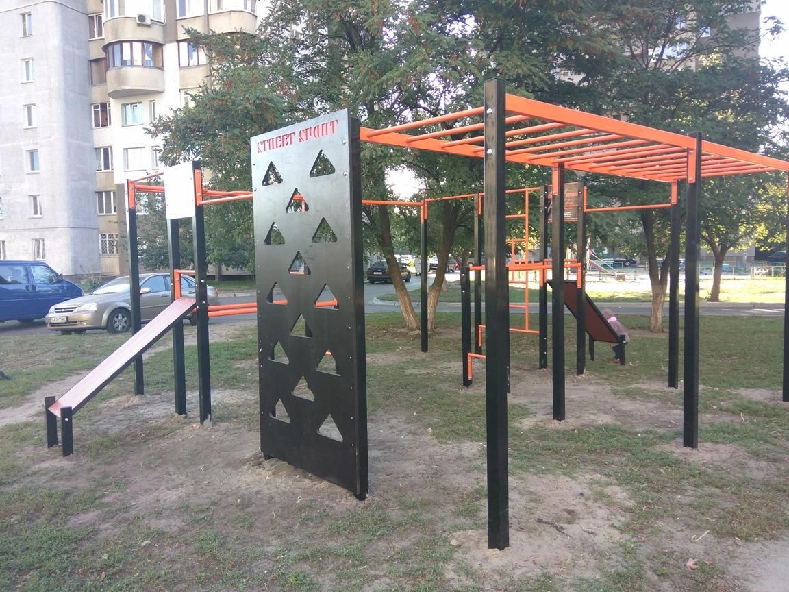 Kyiv - Calisthenics Park - Азербайджанская 8  А