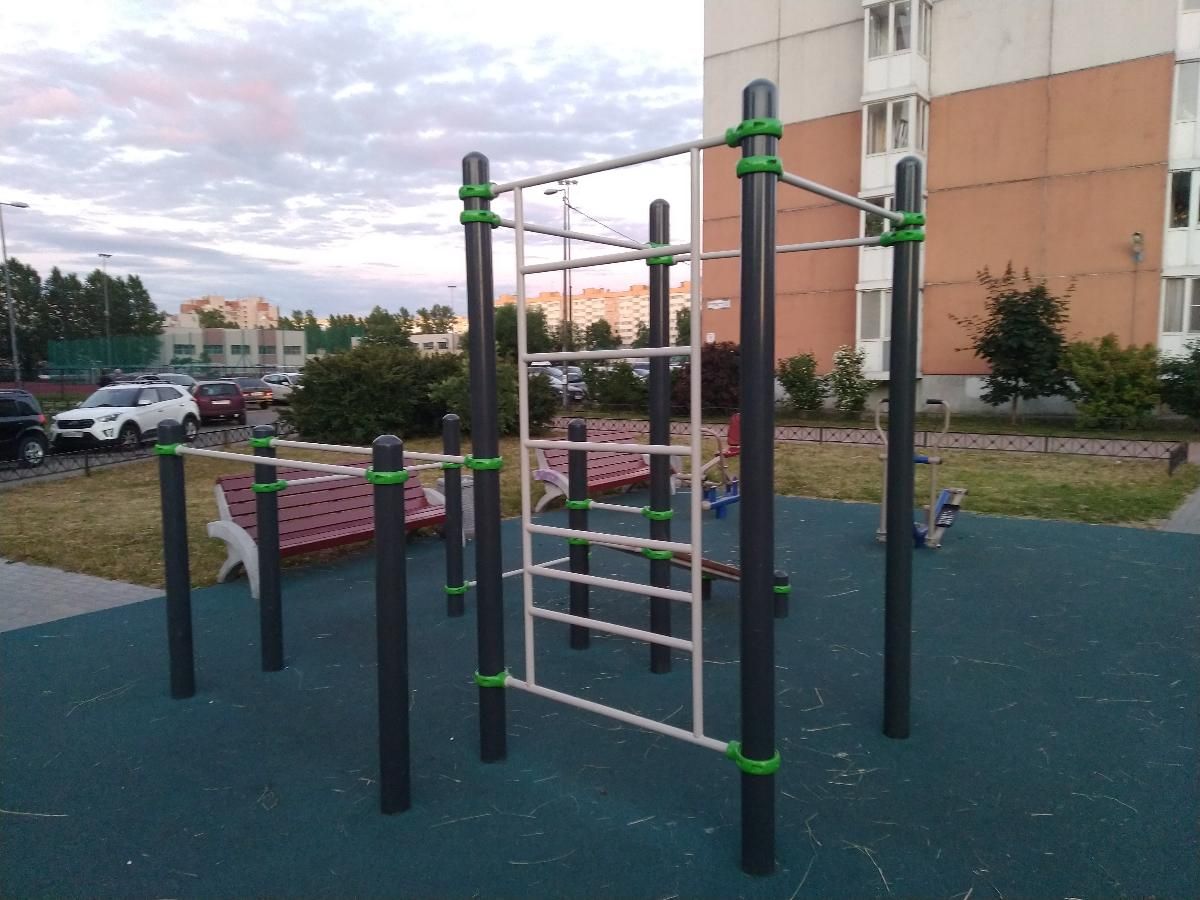 Saint Petersburg - Street Workout Park - Аллея  Бельведер