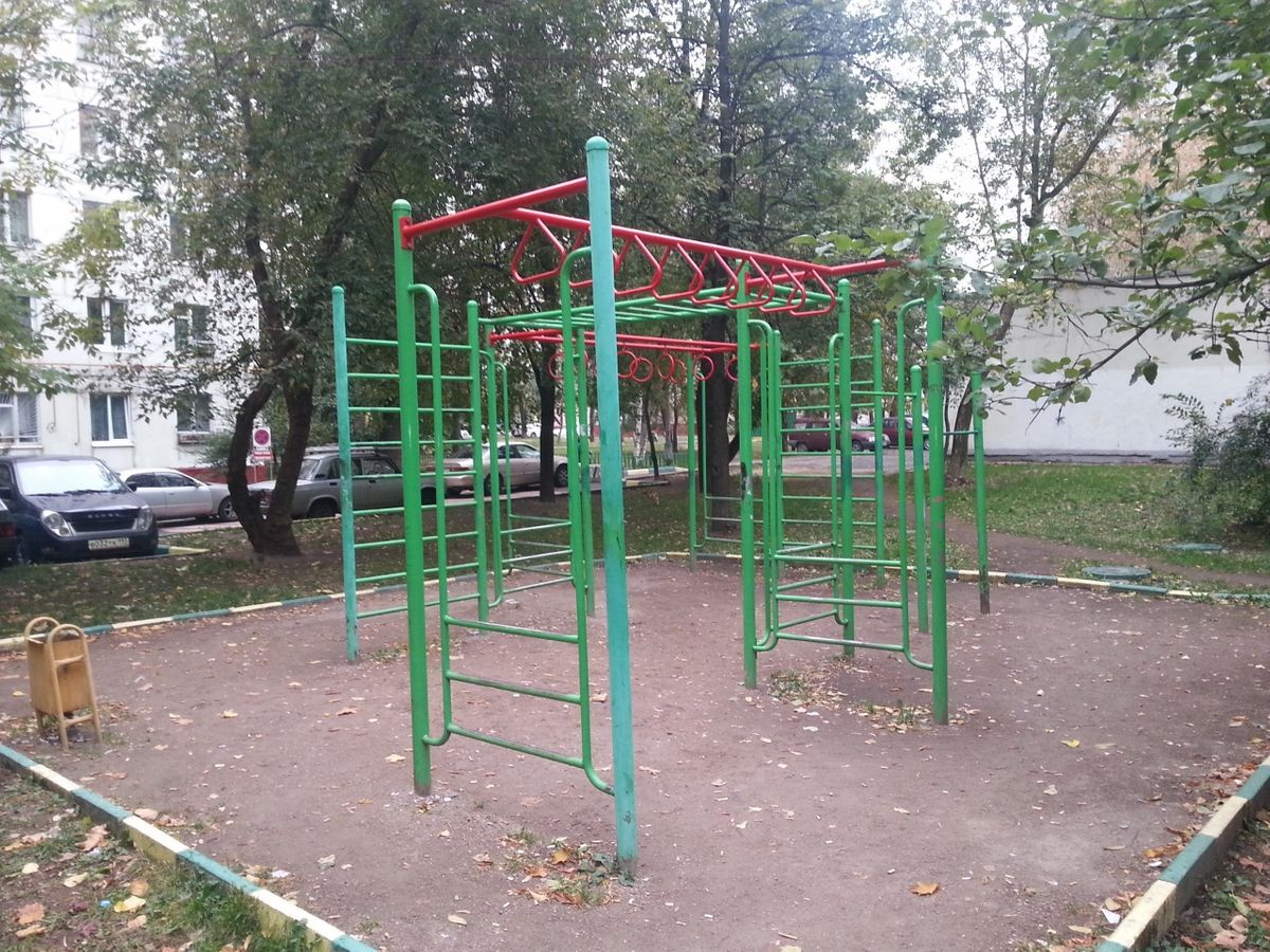 Moscow - Street Workout Park - Улица Юных Ленинцев