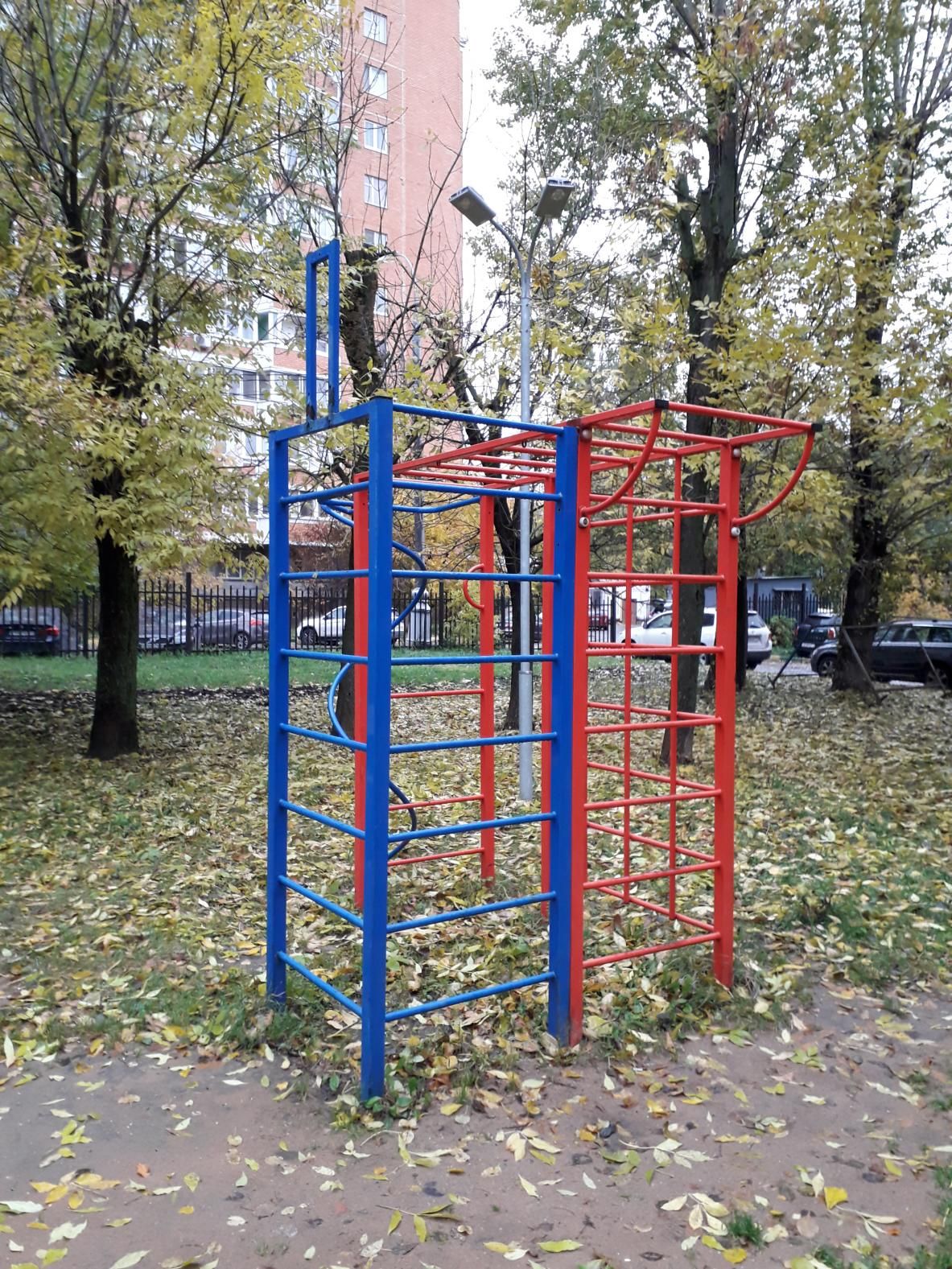 Moscow - Street Workout Park - Улица Ватутина