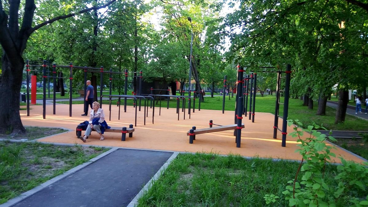 Moscow - Street Workout Park - 2-Я Черногрязская Улица