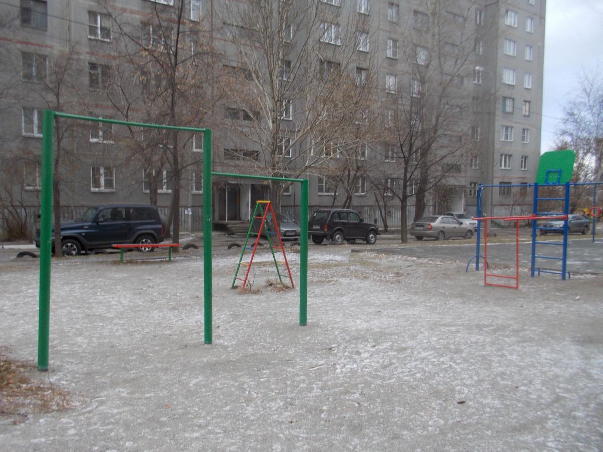 Chelyabinsk - Street Workout Park - Красное & Белое