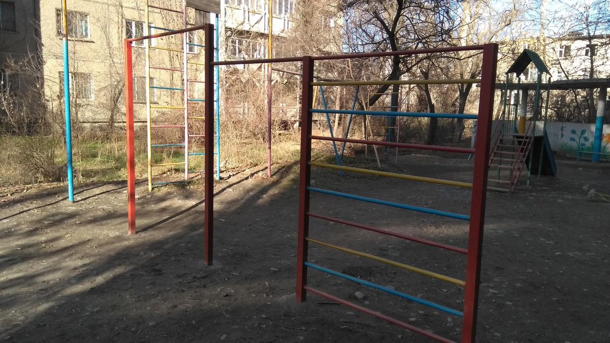 Bishkek - Street Workout Park - AIYMZHAN ALMAZBEKOVA Ateliér