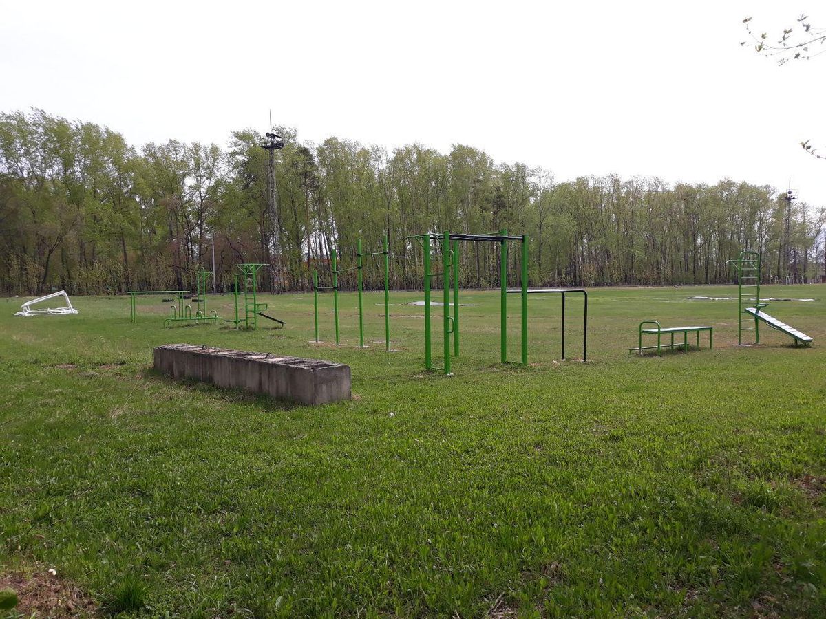 Yekaterinburg - Street Workout Park - Спортивно-оздоровительный Комплекс Волейбольного Клуба  Локомотив-Изумруд