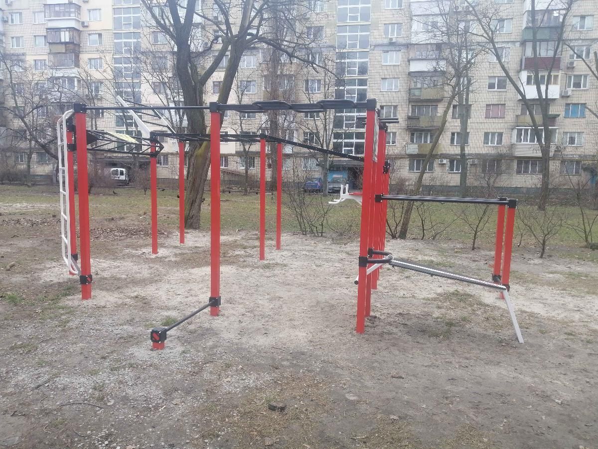 Kyiv - Calisthenics Park - Школа Монтессори