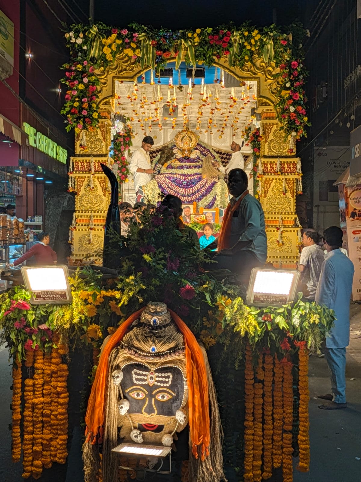 Rampur News: श्री श्याम मंदिर के वार्षिक उत्सव पर निकाली गई नौवीं भव्य निशान यात्रा Rampur News: श्री श्याम मंदिर के वार्षिक उत्सव पर निकाली गई नौवीं भव्य निशान यात्रा