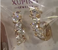 EARRINGS (ARETES)