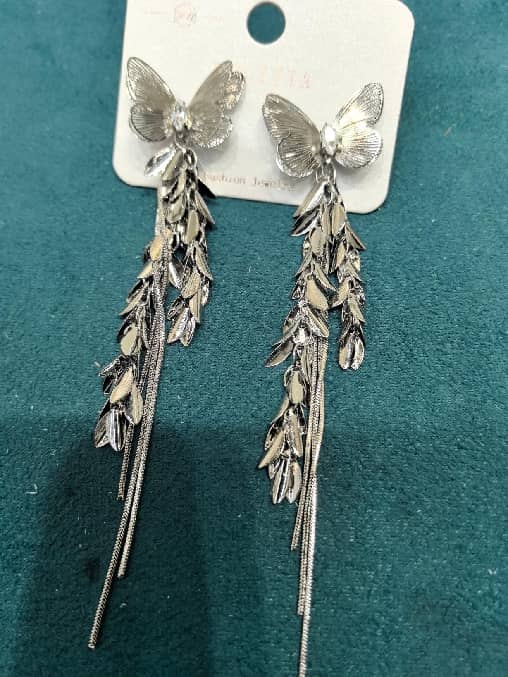 EARRINGS (Aretes largos)