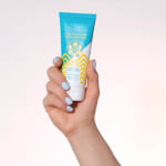 Kuru ve Yıpranmış Ciltler İçin Güneş Kremi Video Görseli