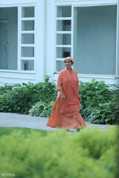 Gurumayi walking