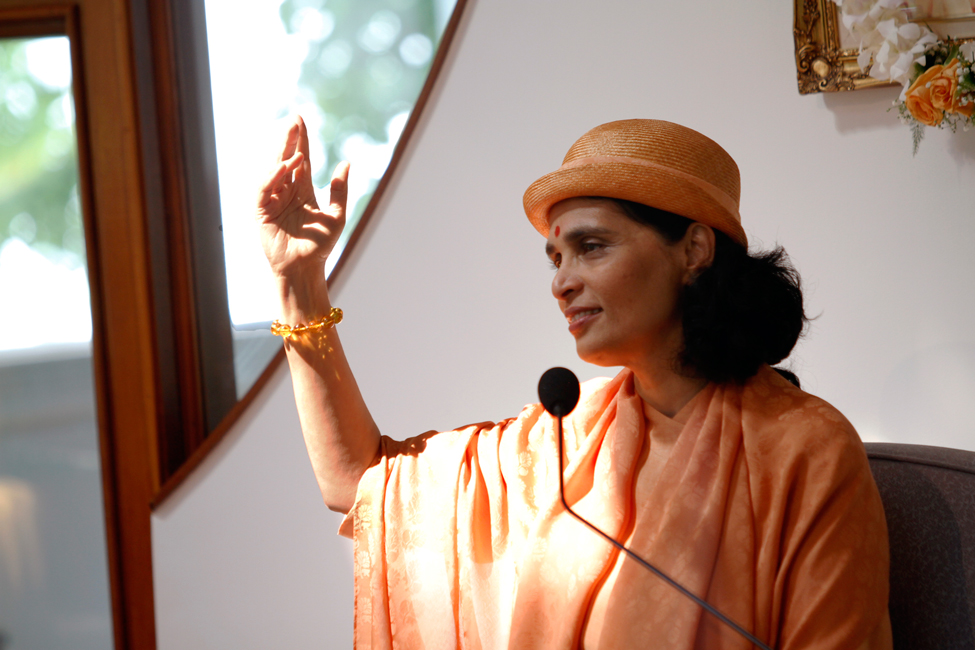 Gurumayi chanting