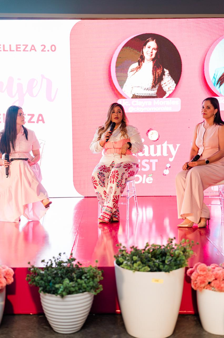 Laurie Peña en evento