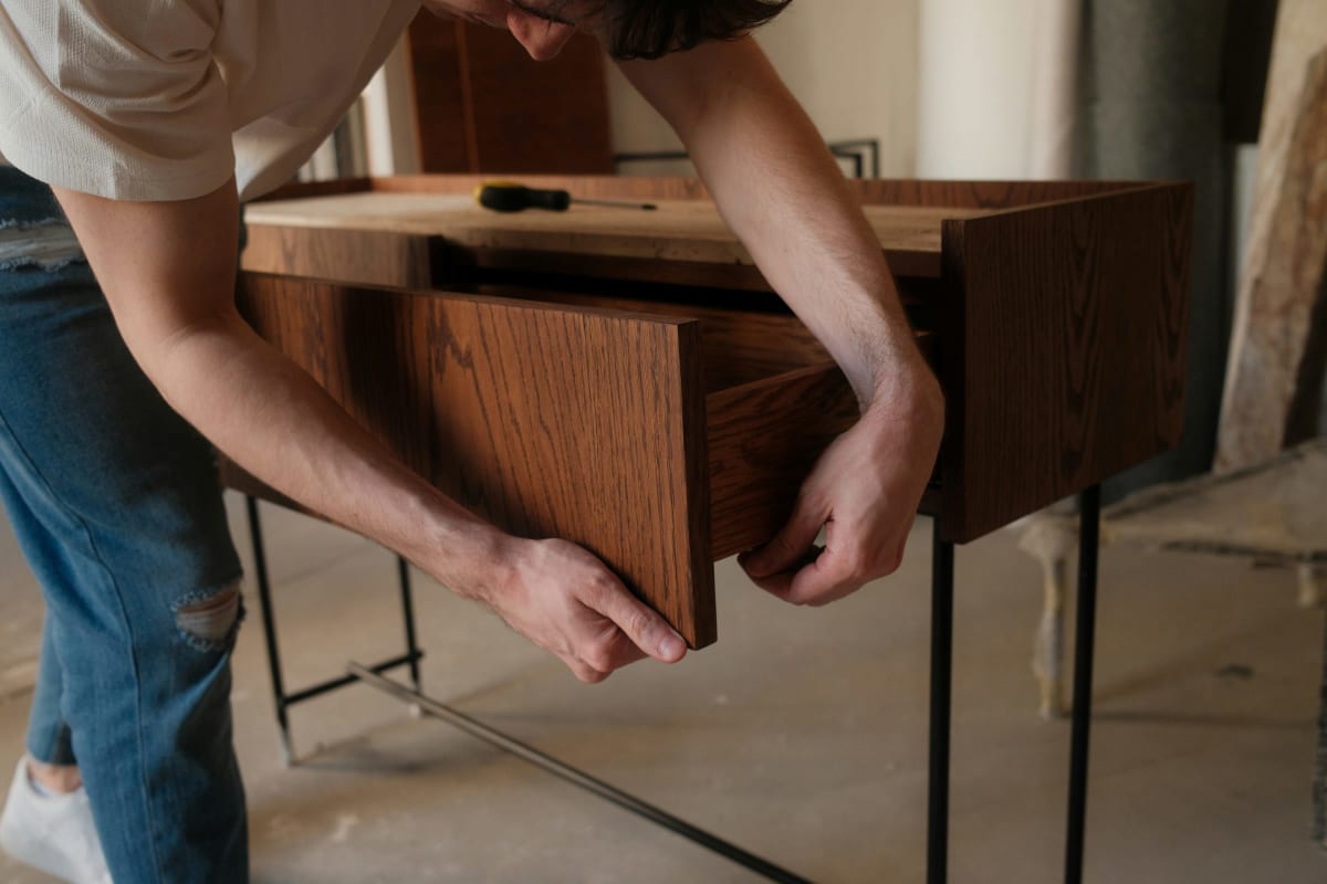 Fitting a drawer into a new table