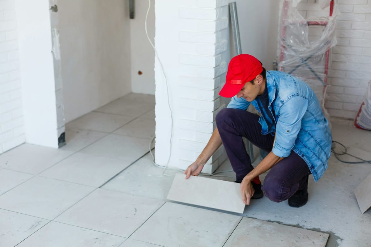 Laying floor tile