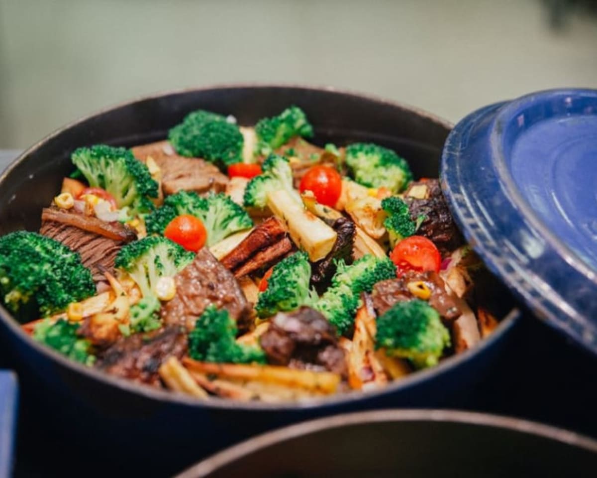 Lean Beef and Broccoli Stir-Fry with Brown Rice