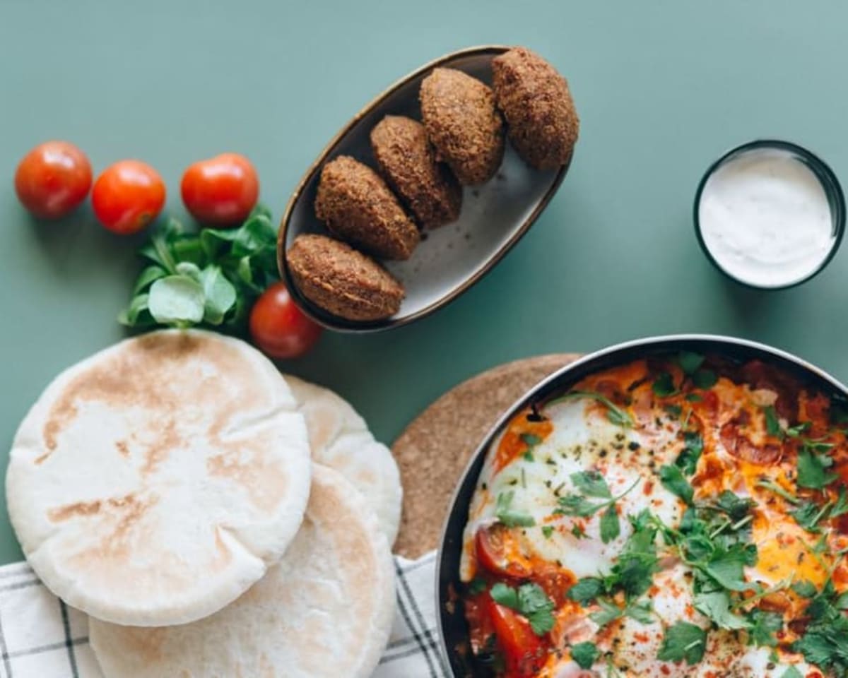 Mediterranean Chickpea Shakshuka with Eggs & Spinach
