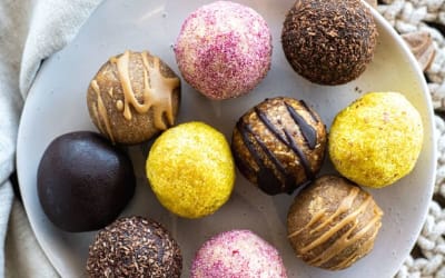 Wholefood Date, Walnut & Oat Energy Bites