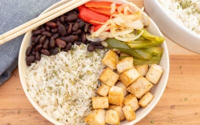Black Bean, Sweetcorn & Pepper Burrito Bowl with Brown Rice