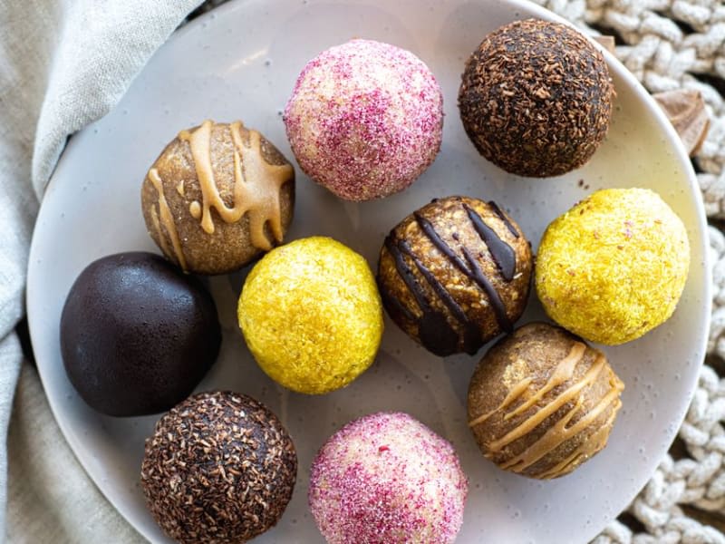 Wholefood Date, Walnut & Oat Energy Bites