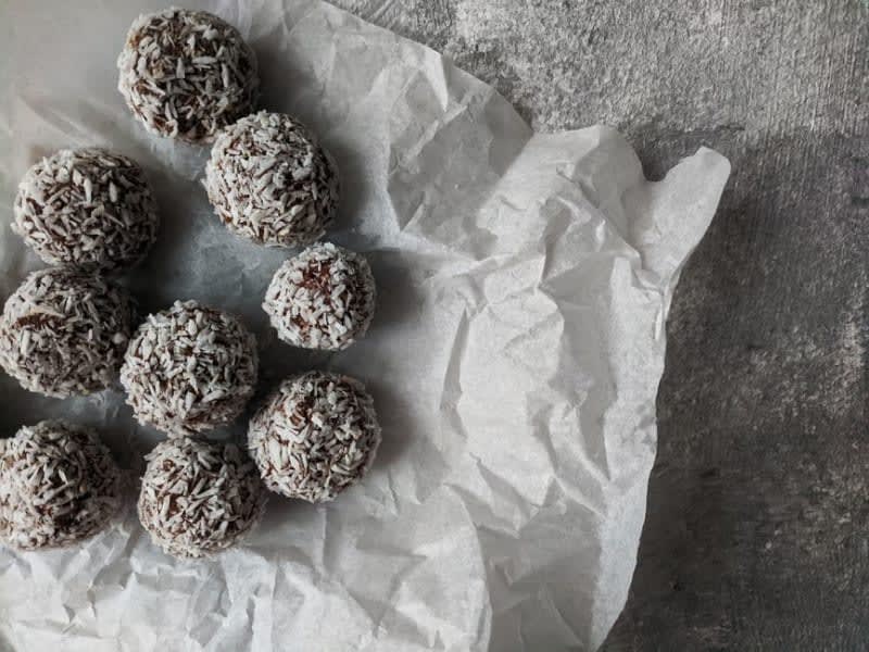 No-Bake Digestive Biscuit Chocolate Protein Balls