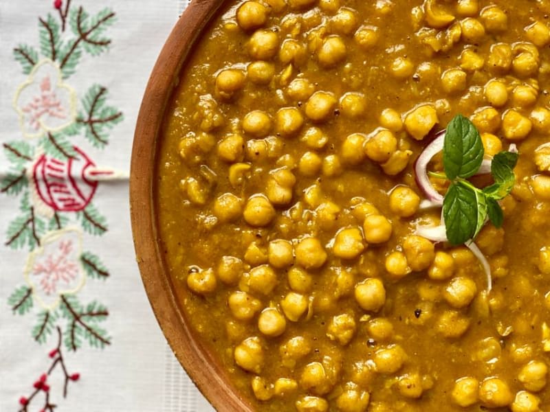 High-Fibre Chana Curry with Brown Rice (PCOS-Friendly)