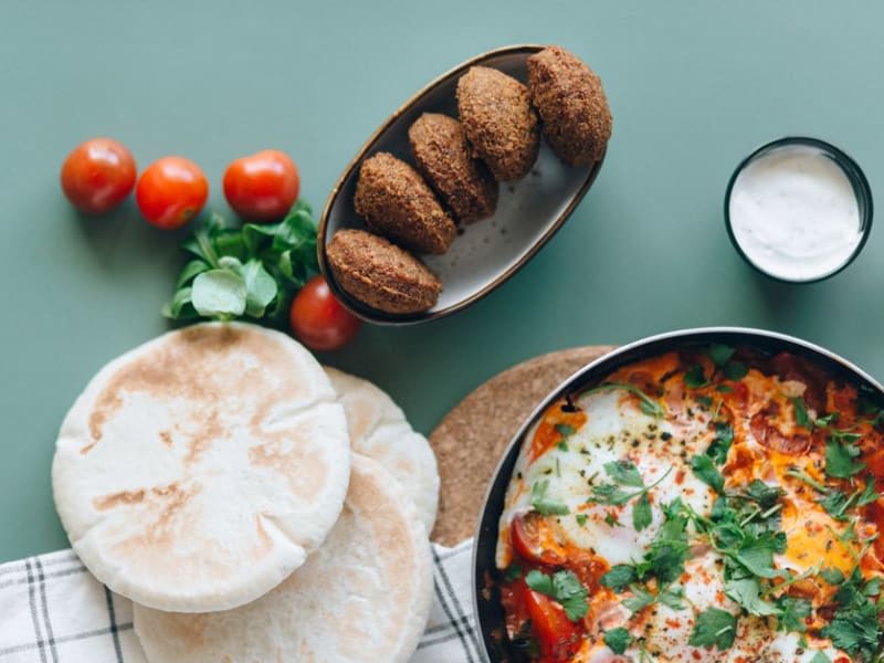 Mediterranean Chickpea Shakshuka with Eggs & Spinach
